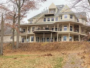 Image of Golf Road Lake House