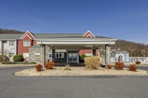 Image of Clarion Pointe Staunton East