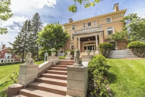 Image of Historic Cotton Mansion Duluth Boutique Hotel