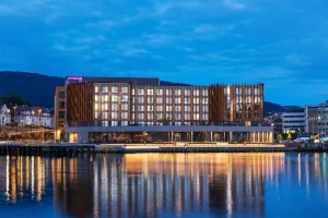 Image of Moxy Bergen