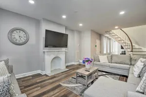 Image of Baltimore Abode, Walk to Cross Street Market!