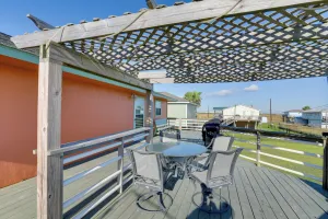Image of Walk to Shore and Restaurants Surfside Beach Home!
