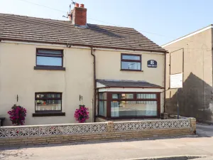 Image of 8 Heatons Bridge Road