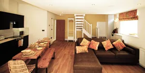 Image of Berwick Upon Tweed - Sleeps 4 - Town Centre - Very High End Renovation - Private Garden - Close to Train Station - Fast Wifi
