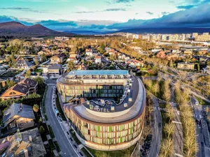 Image of Hotel Jardines de Uleta Suites