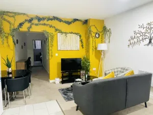 Image of Jungle Themed 2-bed Apartment