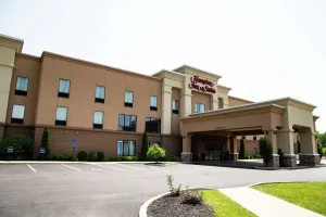 Image of Hampton Inn & Suites Sharon