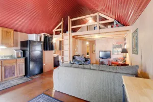 Image of 3 Mi to Greers Ferry Lake: Peaceful Cabin w/ Deck!