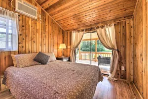 Image of Couples Cabin with Luxury Deck, 1 Mi to Canyon Lake!