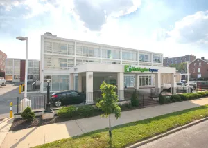 Image of Holiday Inn Express St Louis - Central West End by IHG