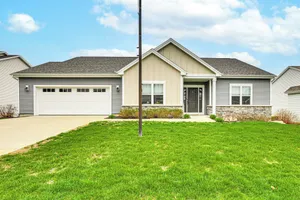 Image of Spacious & Modern Home w/ Deck in Oregon!