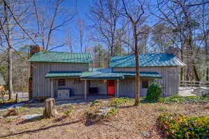 Image of Cozy Log Cabin 6 Mi to Great Smoky Mtns NP!