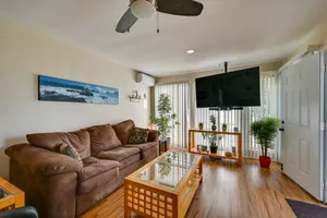 Image of Pacific Beach Apartment: Walk to Beach & Pier!