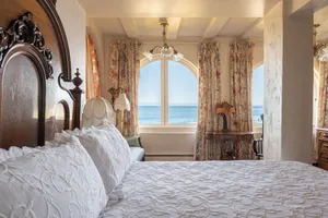 Image of Martine Inn