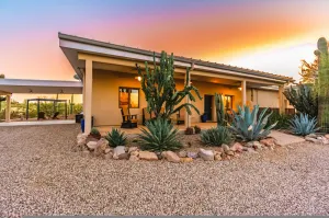 Image of Peaceful Desert Retreat - Stunning Views - Pool Spa, Backyard, Music - Tucson !