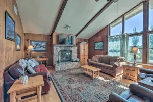 Image of Flagstaff Townhome - Walk to Country Club & Pools!