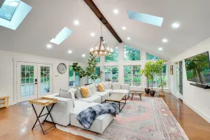 Image of Hot Tub & Theater Room: Getaway in Falling Waters