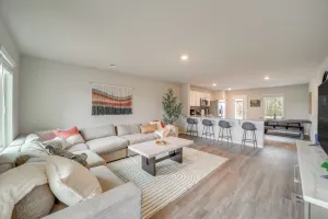 Image of Family-friendly, Pets Welcome: Broken Arrow Gem!