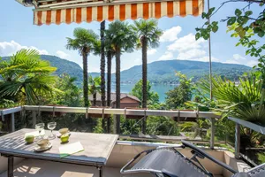 Image of Queen Lake View - Happy Rentals