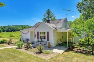 Image of Family Fancy Gap Cottage w/ Deck - Pets Welcome!