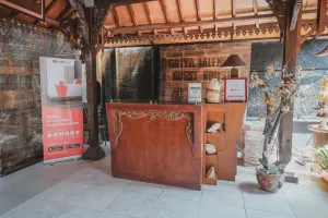 Image of RedDoorz near Galeria Mall 2