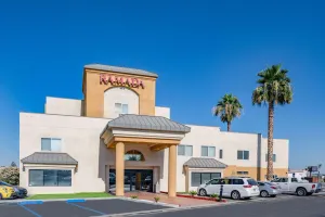 Image of Ramada by Wyndham Bakersfield