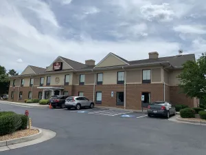Image of Amelia Inn & Suites