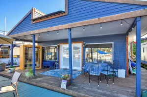 Image of Portland Floating Home Getaway with Sauna!