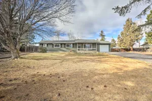 Image of Relaxing Redmond Retreat Golf, Hike and Ski!