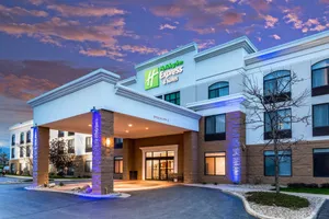 Image of Holiday Inn Express & Suites Cedar Falls - Waterloo by IHG