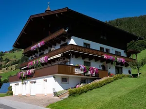 Image of Cozy Apartment in Mühlbach with Garden near Ski Slopes