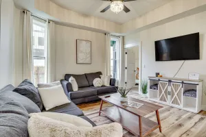 Image of Walk to Independence Theatre: Dtwn Retreat!
