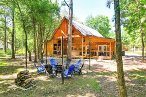 Image of Private Hot Tub: Luxe Cabin in Broken Bow!
