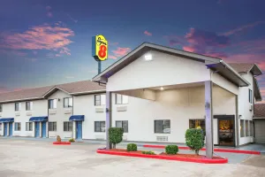 Image of Super 8 by Wyndham Van Buren/Ft. Smith Area