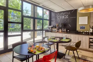 Image of B&B HOTEL Saint-Quentin-en-Yvelines Centre Gare 4 étoiles