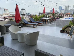 Image of Queenwood Hotel