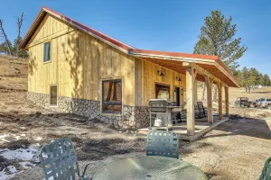 Image of 4 Mi to Wind Cave Nat'l Park: Creekside Cabin!