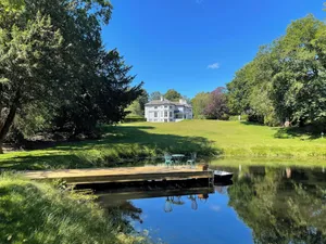 Image of Huntsland House