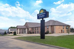 Image of Days Inn & Suites by Wyndham Florence/Jackson Area