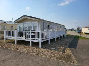 Image of 2BR-Sleeps6-Fireplace-Parking-Patio-Seaside