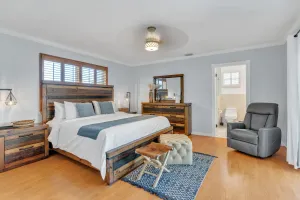 Image of Luxury Escape: Pool, Hot Tub, Gym And More! 6 Bedroom Villa by RedAwning