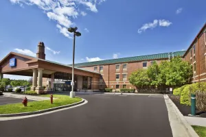 Image of Baymont by Wyndham Knoxville/Cedar Bluff