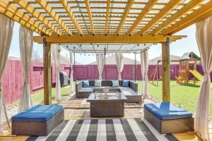 Image of Chic & Relaxing Katy Escape w/ Community Pool!