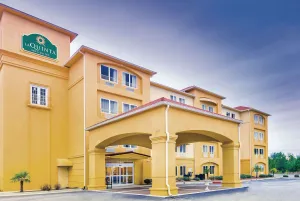 Image of La Quinta Inn & Suites by Wyndham Union City
