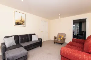 Image of 8 Guests - 4 Bedrooms - Parking - Garden