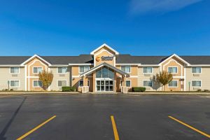 Image of Comfort Inn & Suites Jackson - West Bend