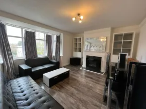 Image of Bright and Spacious 2-bed Apartment in Sutton