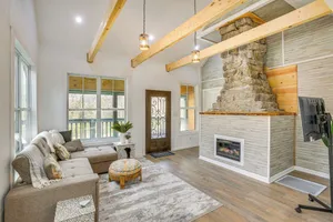 Image of Walk to Cordell Hull Lake: Chestnut Mound Cottage