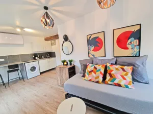 Image of GregBnb - T2 Design 34m2 - Toulon Est - Wifi Fibre - n9