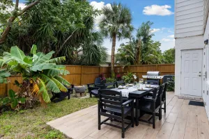 Image of 10 Colonial Drive